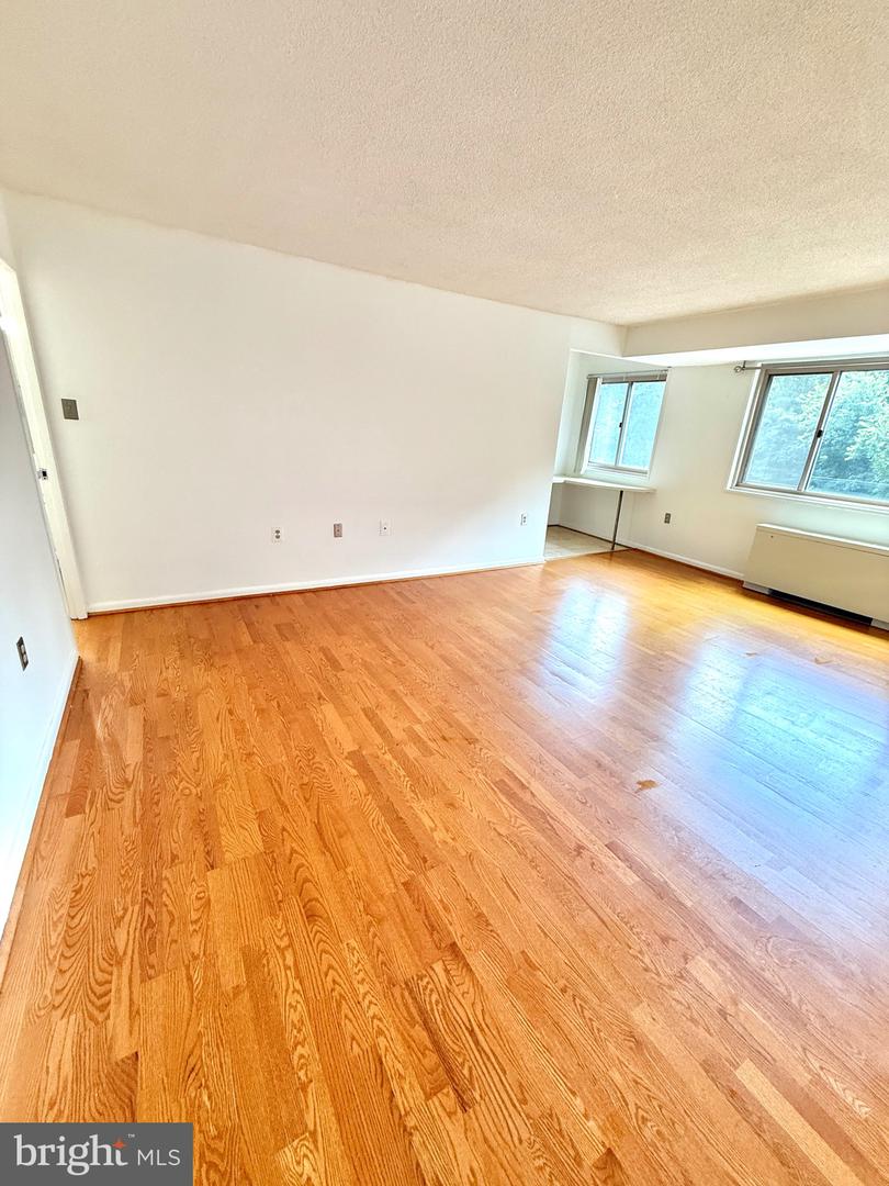 2500 N VAN DORN ST #318, ALEXANDRIA, Virginia 22302, ,1 BathroomBathrooms,Residential,For sale,2500 N VAN DORN ST #318,VAAX2047100 MLS # VAAX2047100
