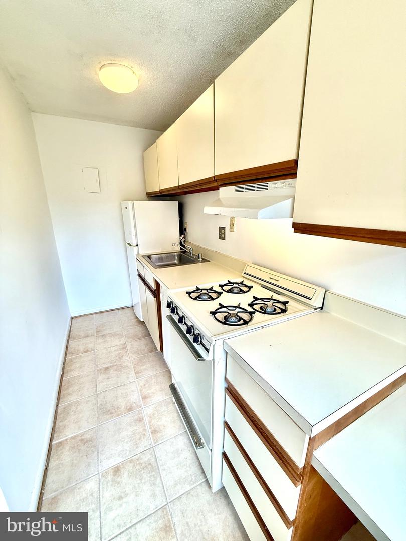2500 N VAN DORN ST #318, ALEXANDRIA, Virginia 22302, ,1 BathroomBathrooms,Residential,For sale,2500 N VAN DORN ST #318,VAAX2047100 MLS # VAAX2047100