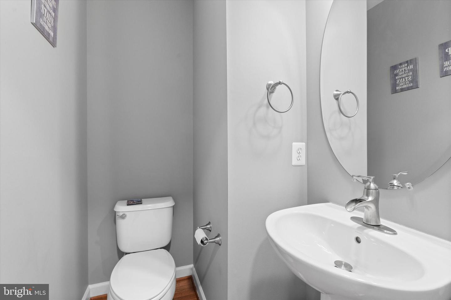 205 HAWKS VIEW SQ SE, LEESBURG, Virginia 20175, 4 Bedrooms Bedrooms, ,3 BathroomsBathrooms,Residential,For sale,205 HAWKS VIEW SQ SE,VALO2101008 MLS # VALO2101008