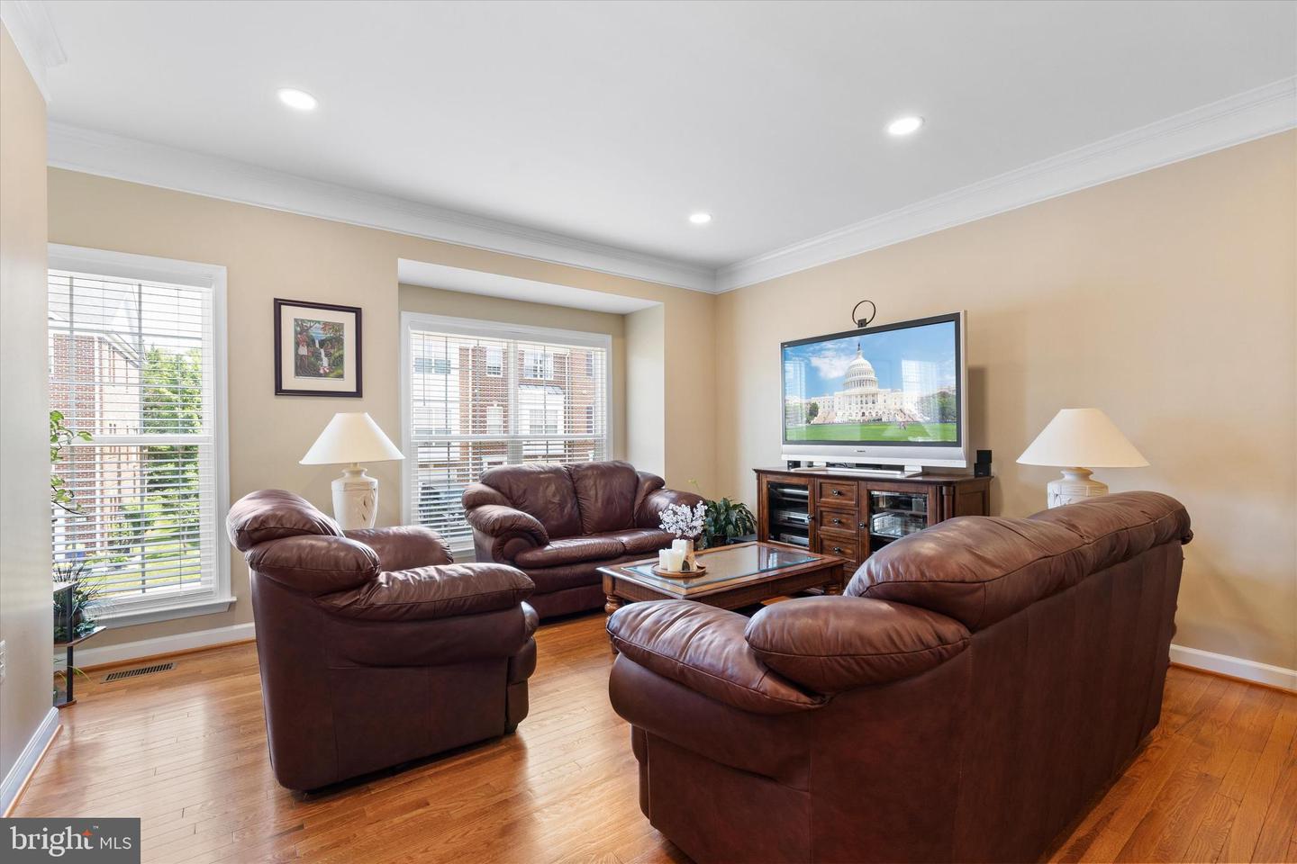 205 HAWKS VIEW SQ SE, LEESBURG, Virginia 20175, 4 Bedrooms Bedrooms, ,3 BathroomsBathrooms,Residential,For sale,205 HAWKS VIEW SQ SE,VALO2101008 MLS # VALO2101008
