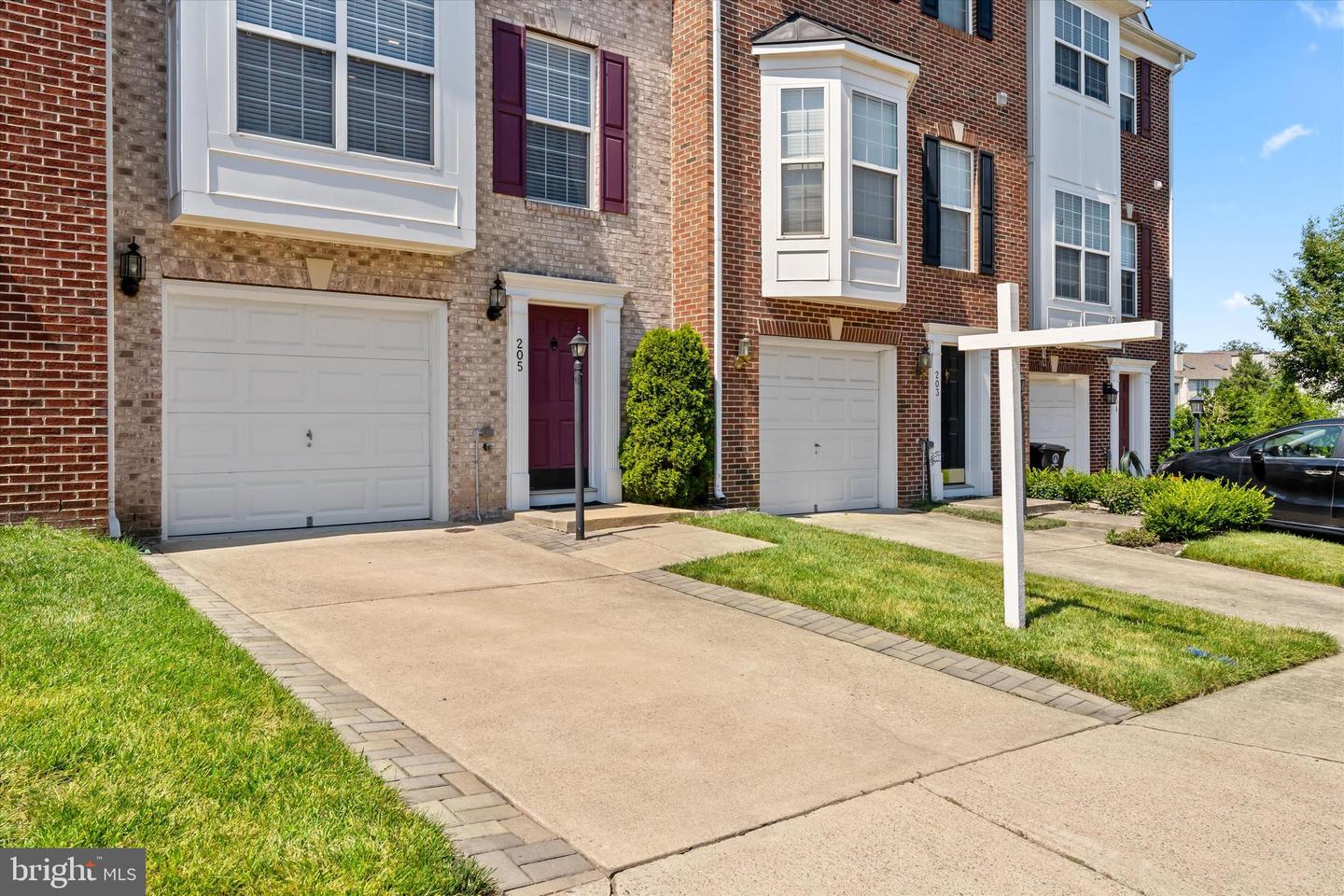 205 HAWKS VIEW SQ SE, LEESBURG, Virginia 20175, 4 Bedrooms Bedrooms, ,3 BathroomsBathrooms,Residential,For sale,205 HAWKS VIEW SQ SE,VALO2101008 MLS # VALO2101008