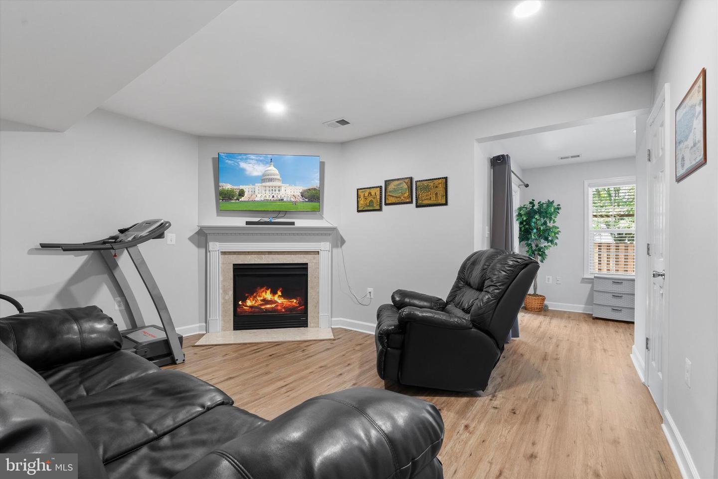 205 HAWKS VIEW SQ SE, LEESBURG, Virginia 20175, 4 Bedrooms Bedrooms, ,3 BathroomsBathrooms,Residential,For sale,205 HAWKS VIEW SQ SE,VALO2101008 MLS # VALO2101008