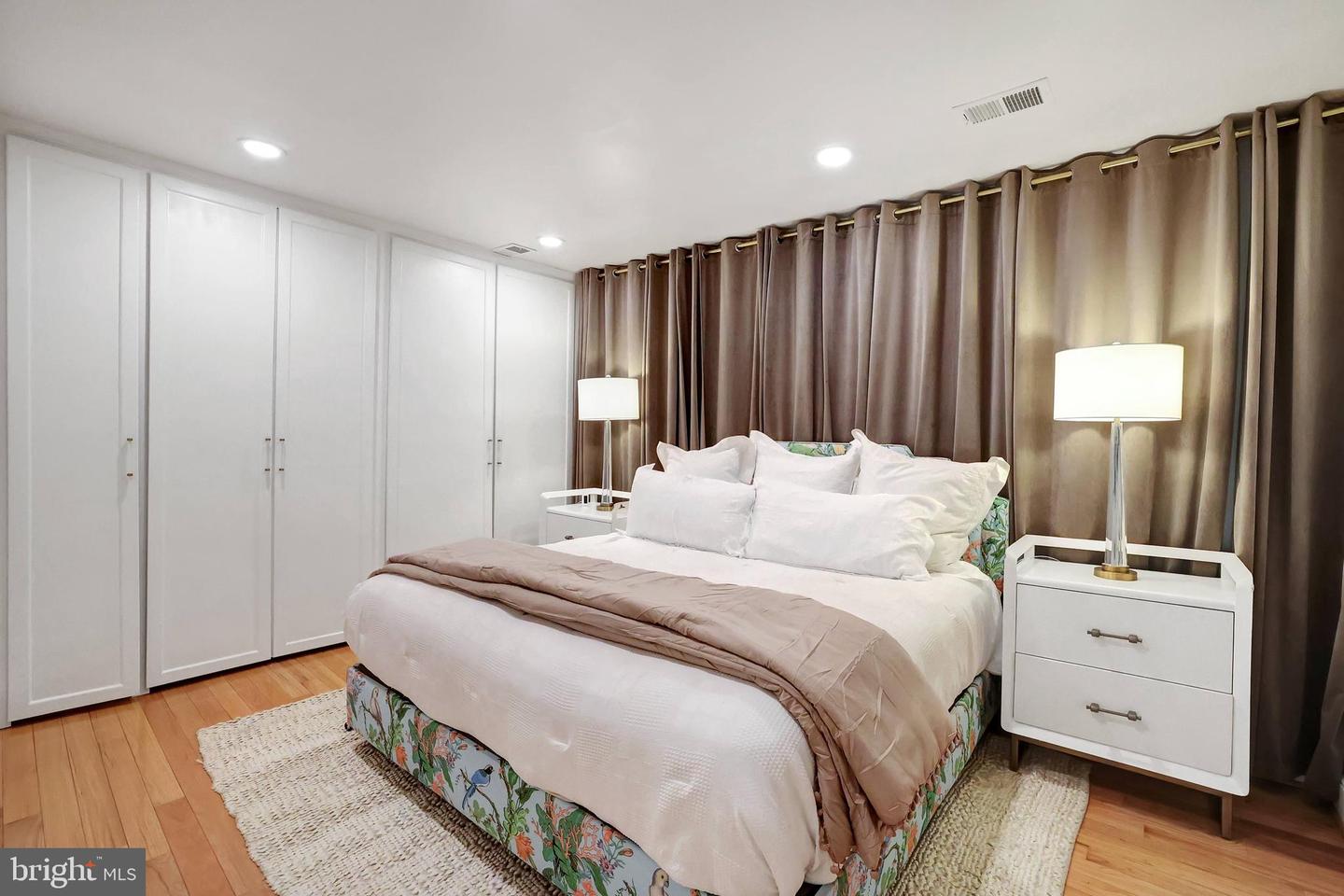 708 I ST SE, WASHINGTON, District Of Columbia 20003, 3 Bedrooms Bedrooms, ,2 BathroomsBathrooms,Residential,For sale,708 I ST SE,DCDC2208826 MLS # DCDC2208826