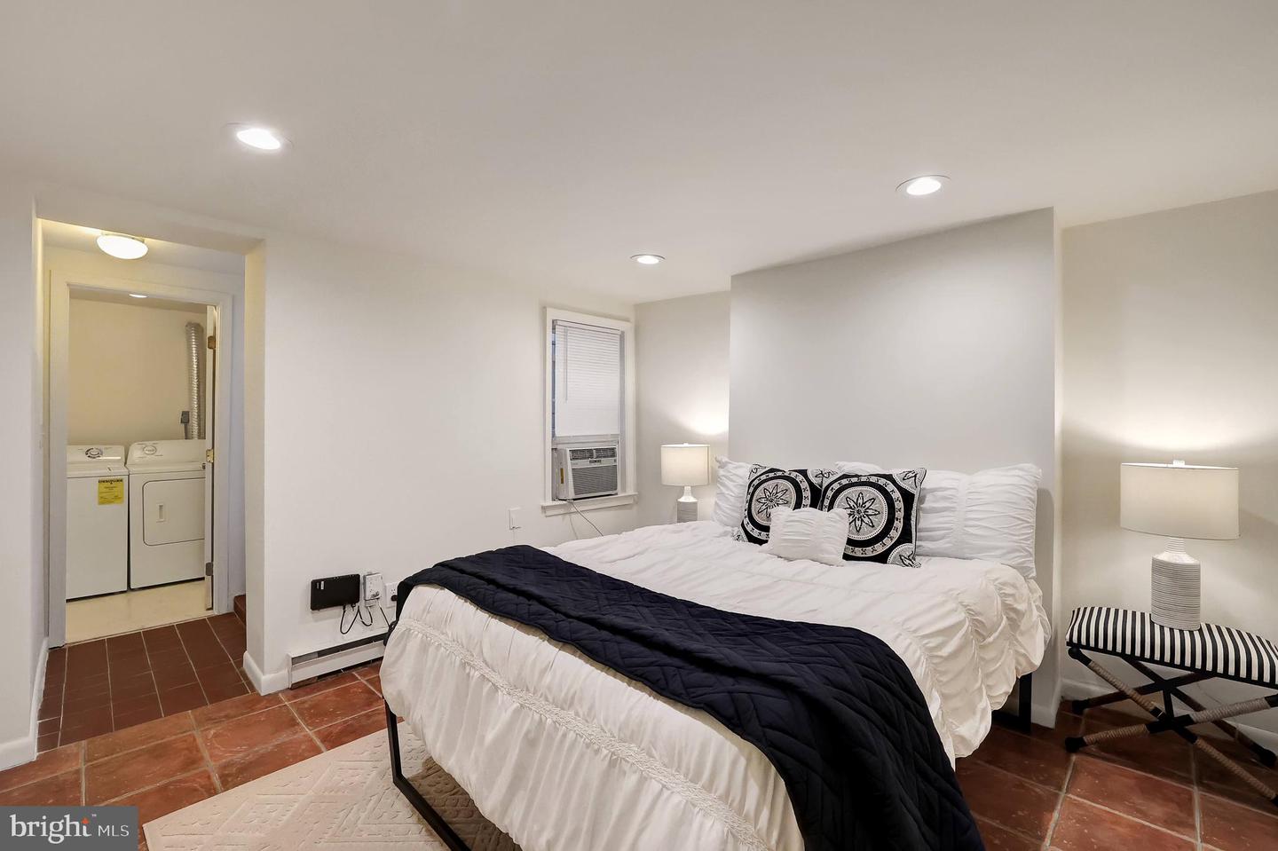 708 I ST SE, WASHINGTON, District Of Columbia 20003, 3 Bedrooms Bedrooms, ,2 BathroomsBathrooms,Residential,For sale,708 I ST SE,DCDC2208826 MLS # DCDC2208826