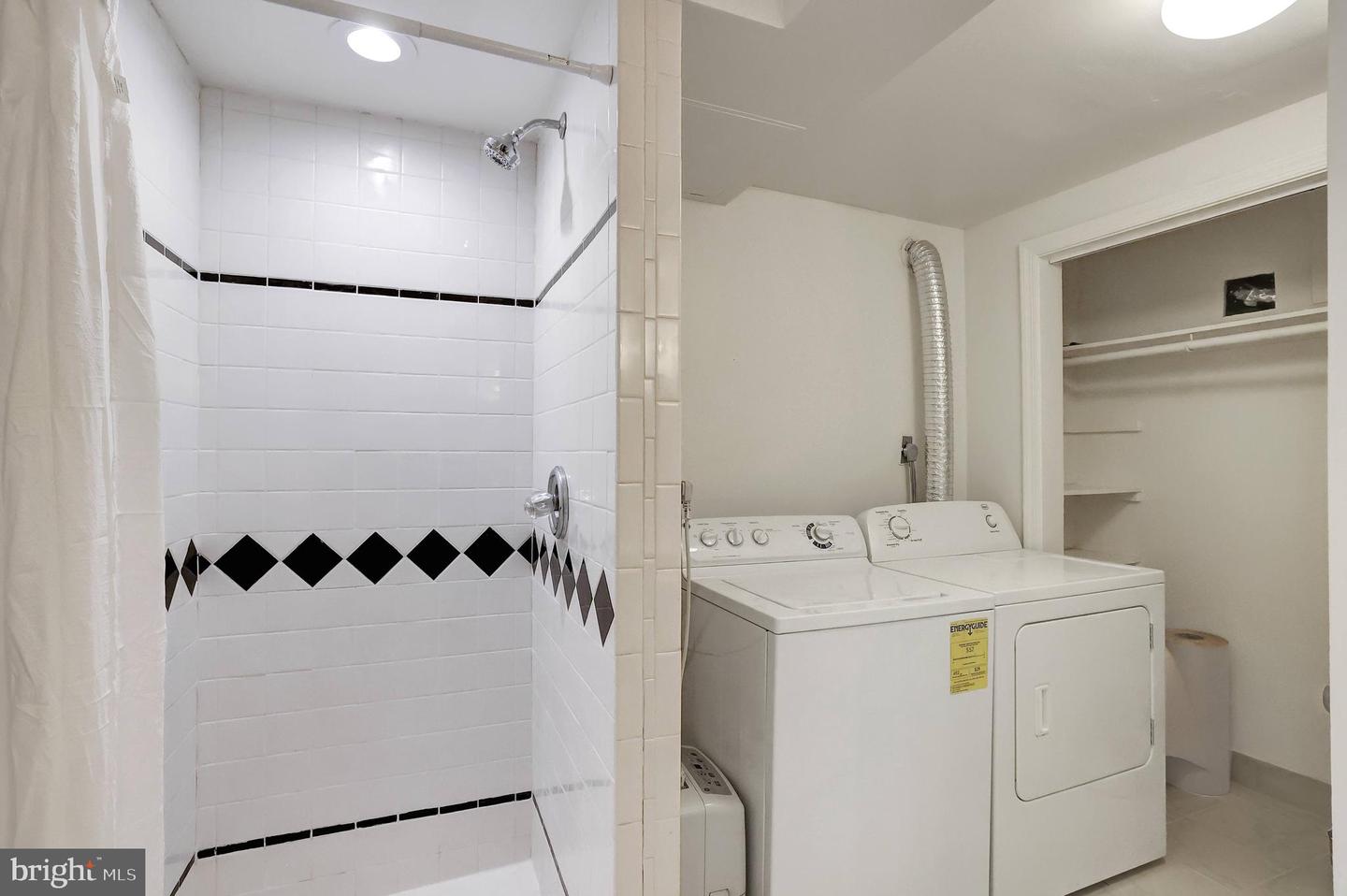 708 I ST SE, WASHINGTON, District Of Columbia 20003, 3 Bedrooms Bedrooms, ,2 BathroomsBathrooms,Residential,For sale,708 I ST SE,DCDC2208826 MLS # DCDC2208826