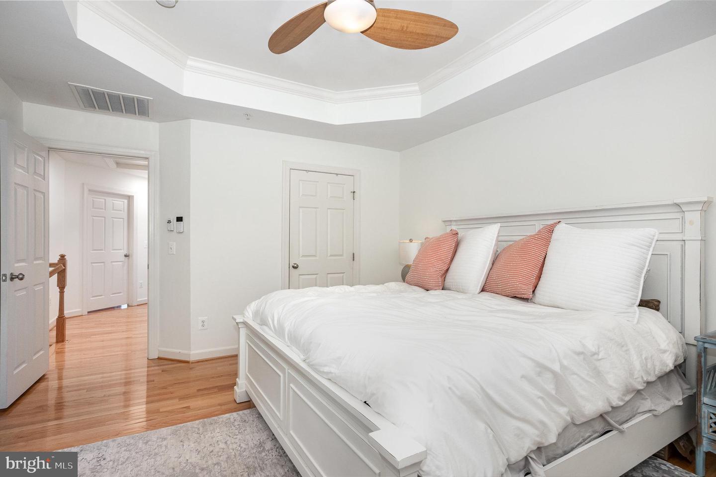 822 W GLEBE RD, ALEXANDRIA, Virginia 22305, 4 Bedrooms Bedrooms, ,1 BathroomBathrooms,Residential,For sale,822 W GLEBE RD,VAAX2047150 MLS # VAAX2047150