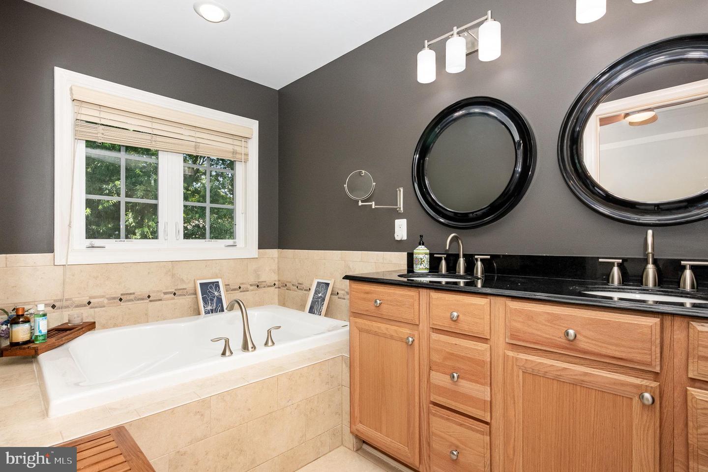 822 W GLEBE RD, ALEXANDRIA, Virginia 22305, 4 Bedrooms Bedrooms, ,1 BathroomBathrooms,Residential,For sale,822 W GLEBE RD,VAAX2047150 MLS # VAAX2047150
