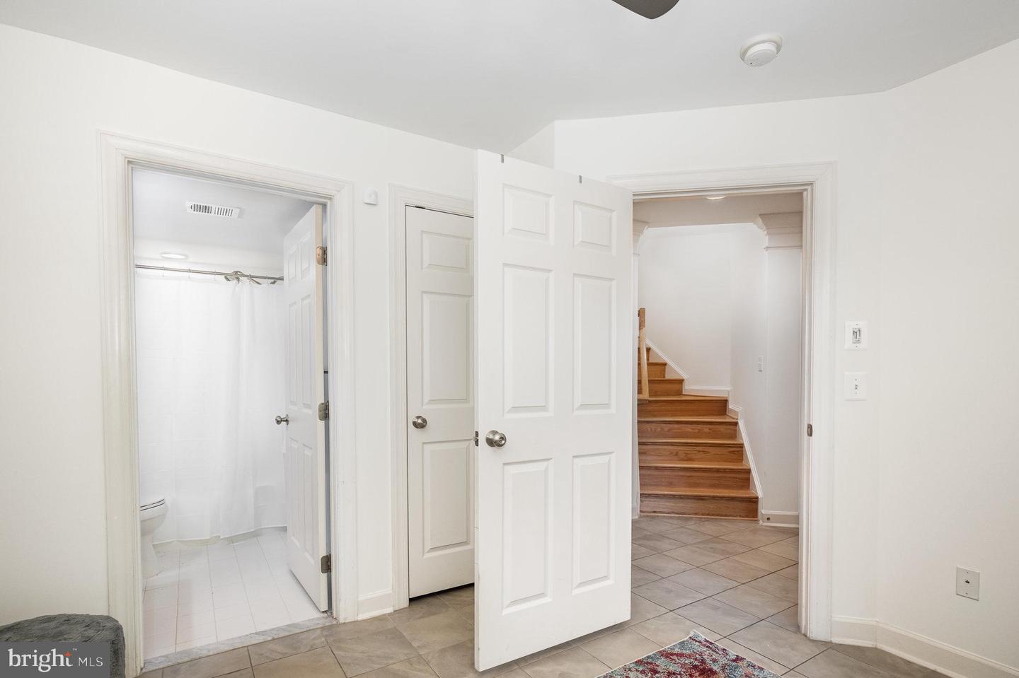 822 W GLEBE RD, ALEXANDRIA, Virginia 22305, 4 Bedrooms Bedrooms, ,1 BathroomBathrooms,Residential,For sale,822 W GLEBE RD,VAAX2047150 MLS # VAAX2047150