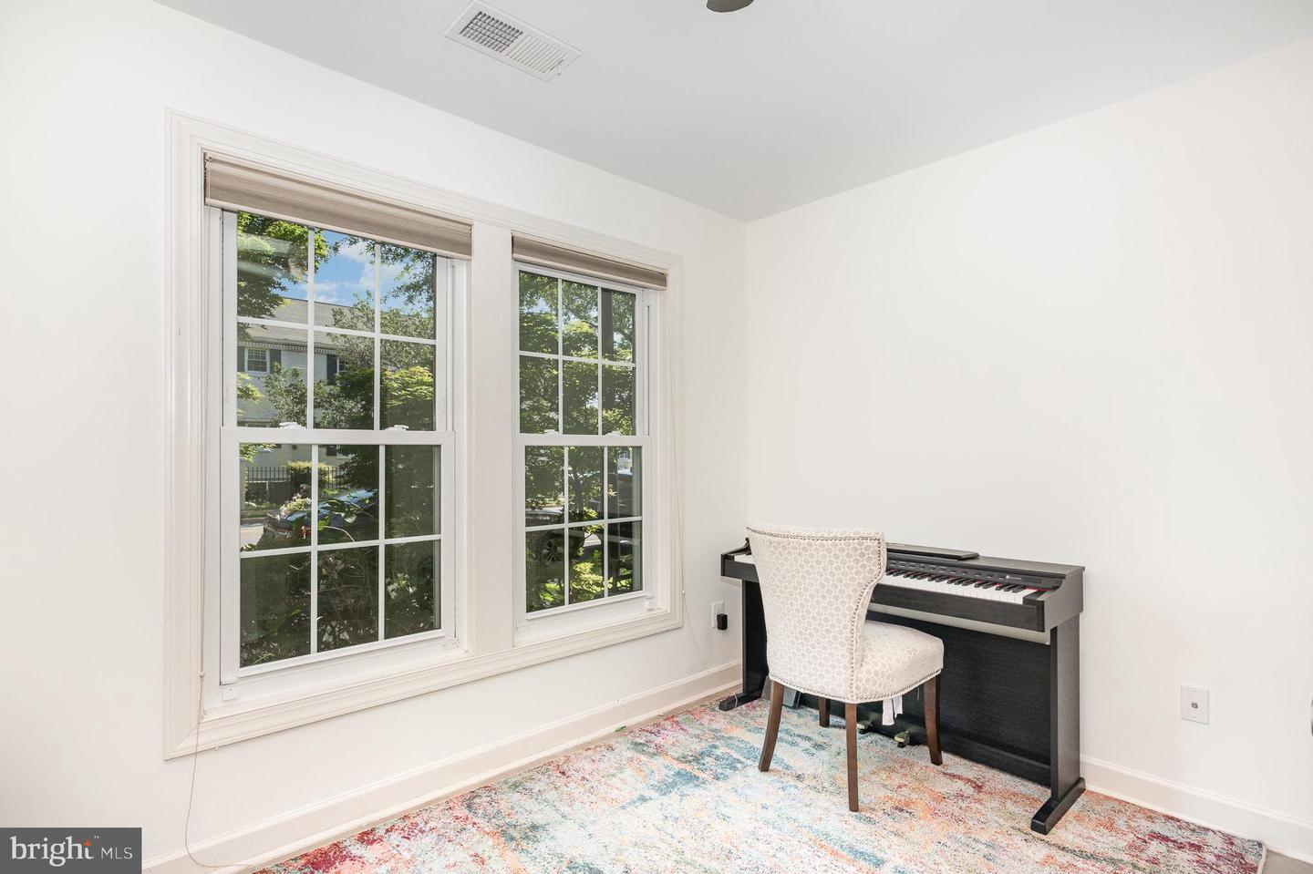 822 W GLEBE RD, ALEXANDRIA, Virginia 22305, 4 Bedrooms Bedrooms, ,1 BathroomBathrooms,Residential,For sale,822 W GLEBE RD,VAAX2047150 MLS # VAAX2047150