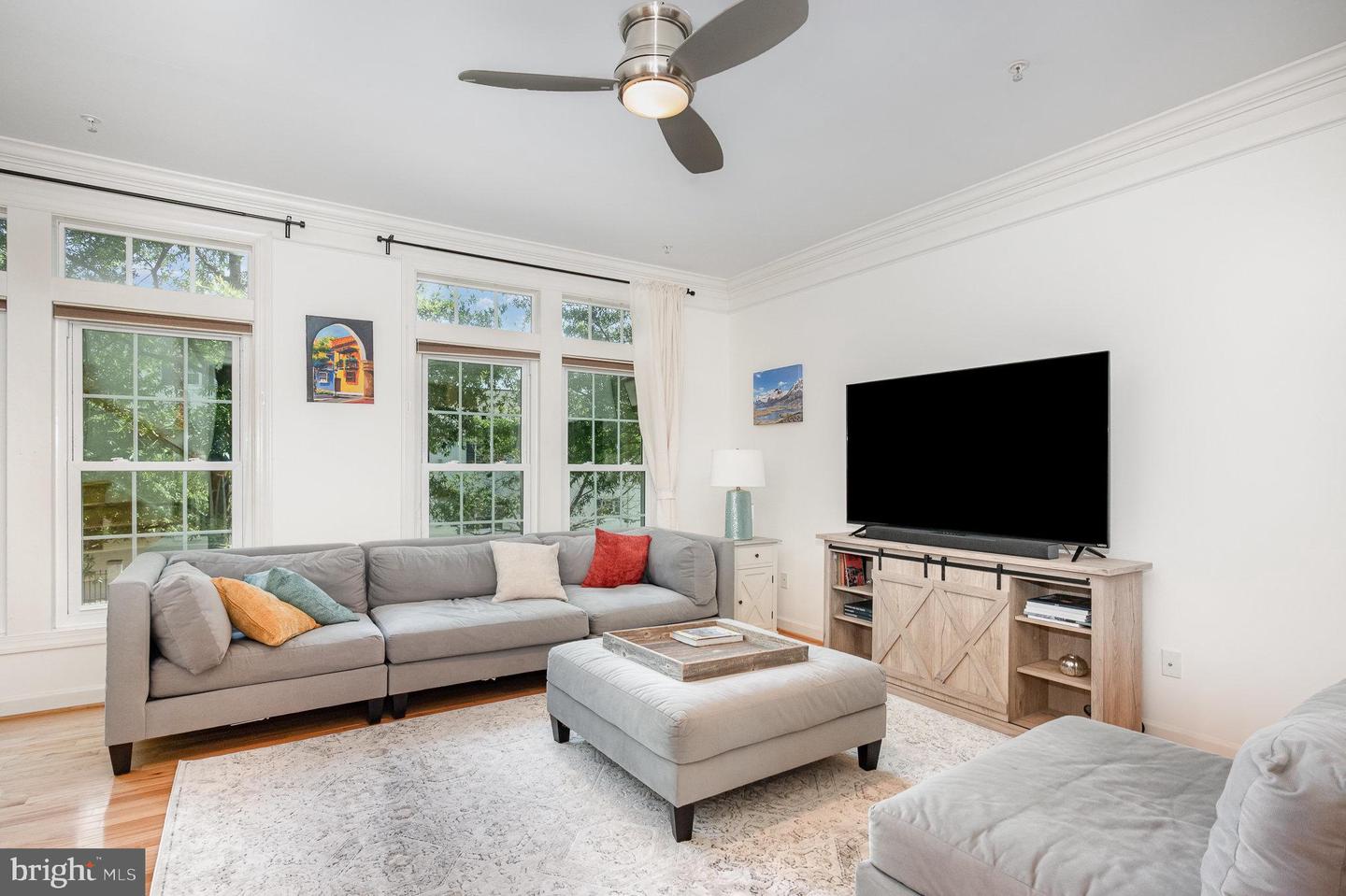 822 W GLEBE RD, ALEXANDRIA, Virginia 22305, 4 Bedrooms Bedrooms, ,1 BathroomBathrooms,Residential,For sale,822 W GLEBE RD,VAAX2047150 MLS # VAAX2047150