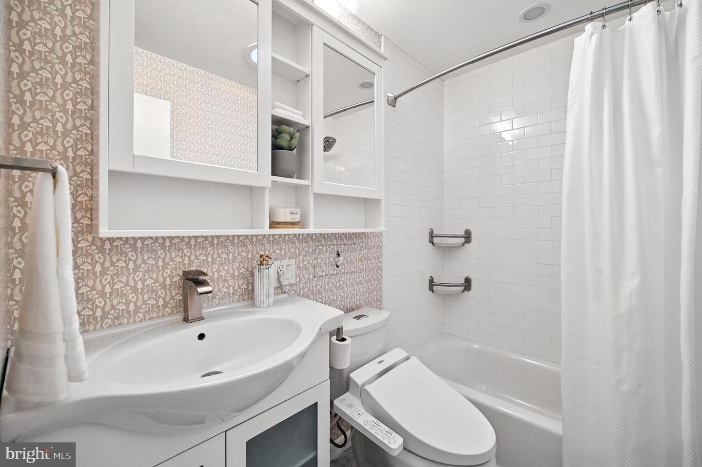 4835 9TH ST S, ARLINGTON, Virginia 22204, 4 Bedrooms Bedrooms, ,3 BathroomsBathrooms,Residential,For sale,4835 9TH ST S,VAAR2060172 MLS # VAAR2060172