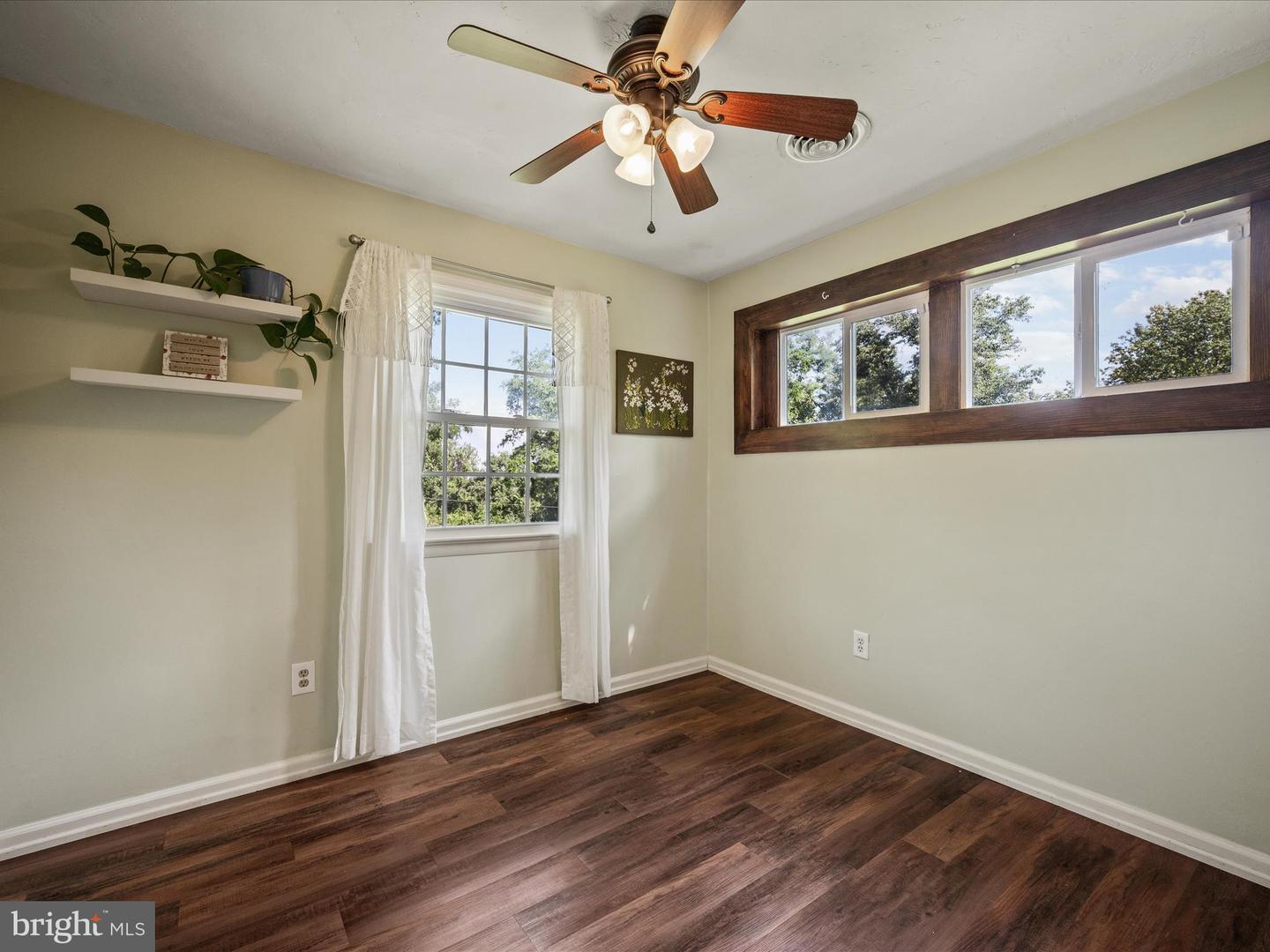 19 SLEEPY HOLLOW RD, LINDEN, Virginia 22642, 2 Bedrooms Bedrooms, ,1 BathroomBathrooms,Residential,For sale,19 SLEEPY HOLLOW RD,VAWR2011618 MLS # VAWR2011618