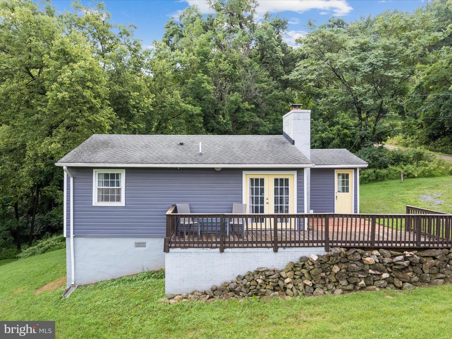 19 SLEEPY HOLLOW RD, LINDEN, Virginia 22642, 2 Bedrooms Bedrooms, ,1 BathroomBathrooms,Residential,For sale,19 SLEEPY HOLLOW RD,VAWR2011618 MLS # VAWR2011618