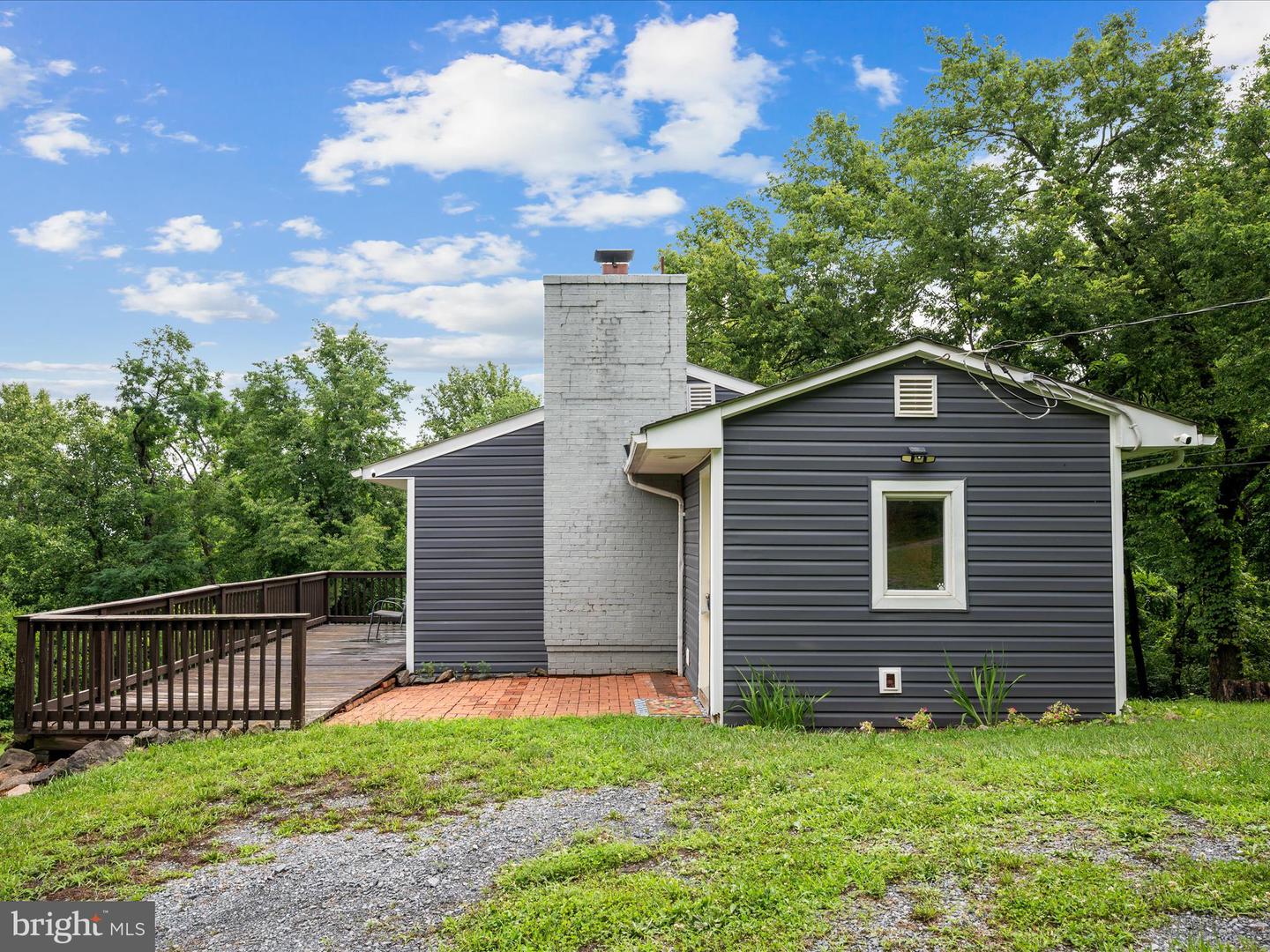 19 SLEEPY HOLLOW RD, LINDEN, Virginia 22642, 2 Bedrooms Bedrooms, ,1 BathroomBathrooms,Residential,For sale,19 SLEEPY HOLLOW RD,VAWR2011618 MLS # VAWR2011618