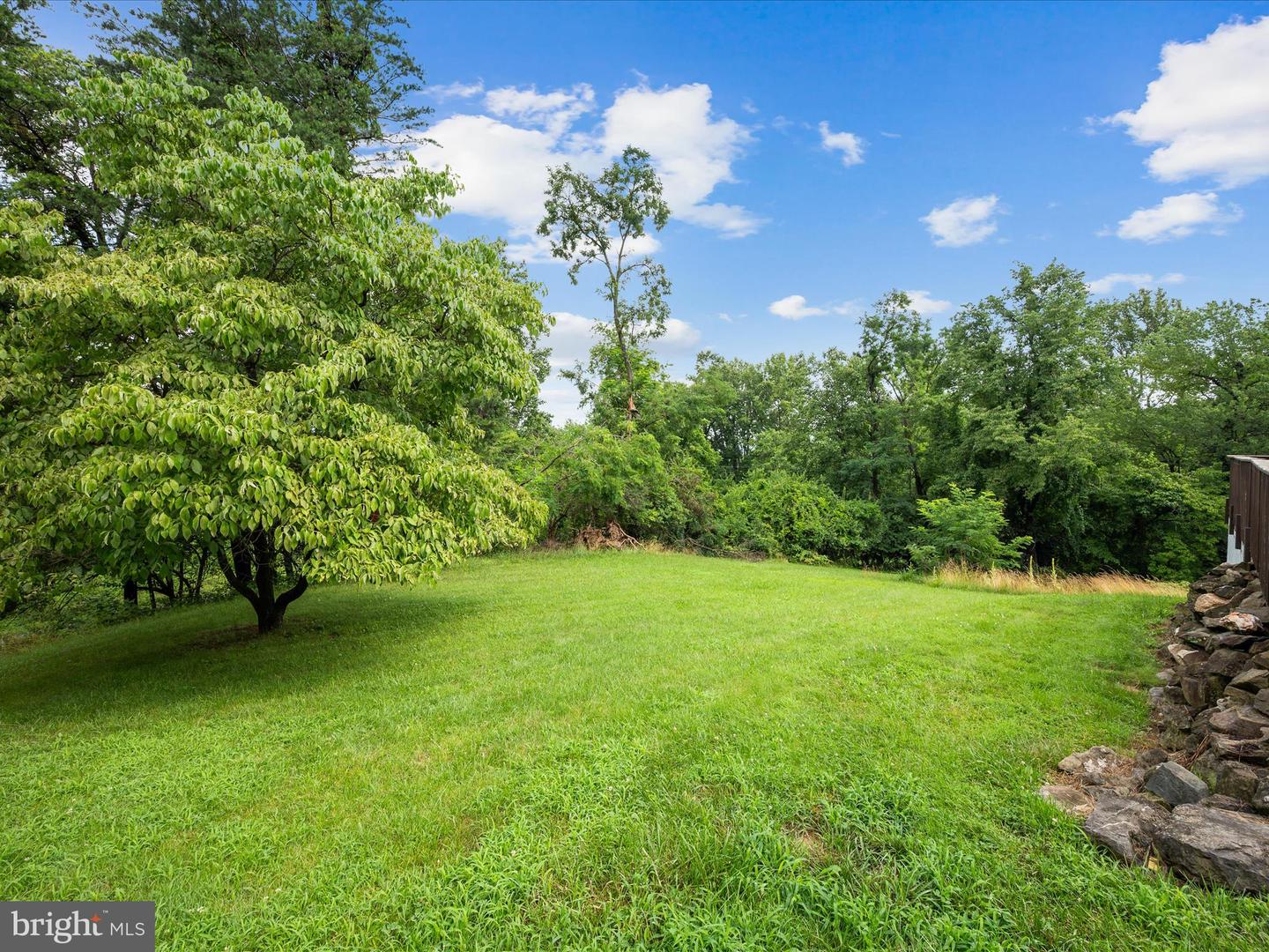 19 SLEEPY HOLLOW RD, LINDEN, Virginia 22642, 2 Bedrooms Bedrooms, ,1 BathroomBathrooms,Residential,For sale,19 SLEEPY HOLLOW RD,VAWR2011618 MLS # VAWR2011618