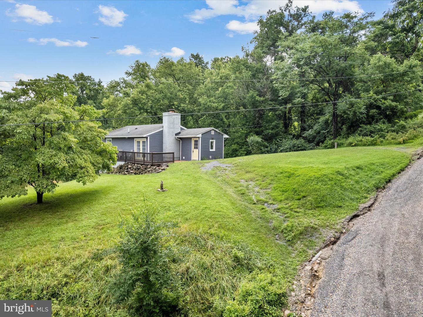 19 SLEEPY HOLLOW RD, LINDEN, Virginia 22642, 2 Bedrooms Bedrooms, ,1 BathroomBathrooms,Residential,For sale,19 SLEEPY HOLLOW RD,VAWR2011618 MLS # VAWR2011618
