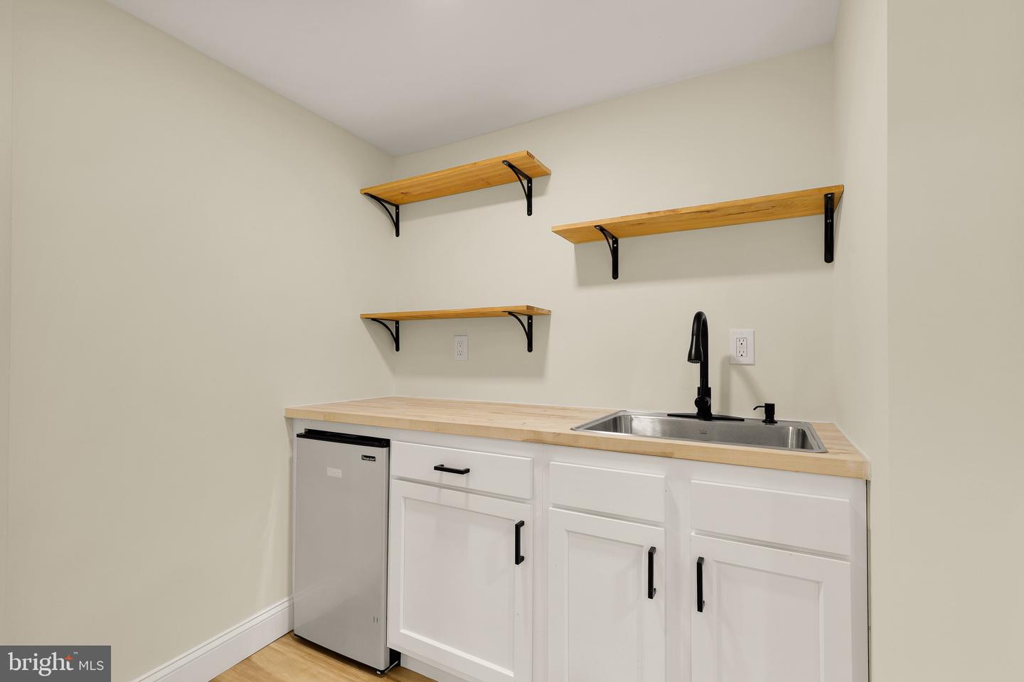 4902 3RD ST NW, WASHINGTON, District Of Columbia 20011, 4 Bedrooms Bedrooms, ,3 BathroomsBathrooms,Residential,For sale,4902 3RD ST NW,DCDC2209116 MLS # DCDC2209116