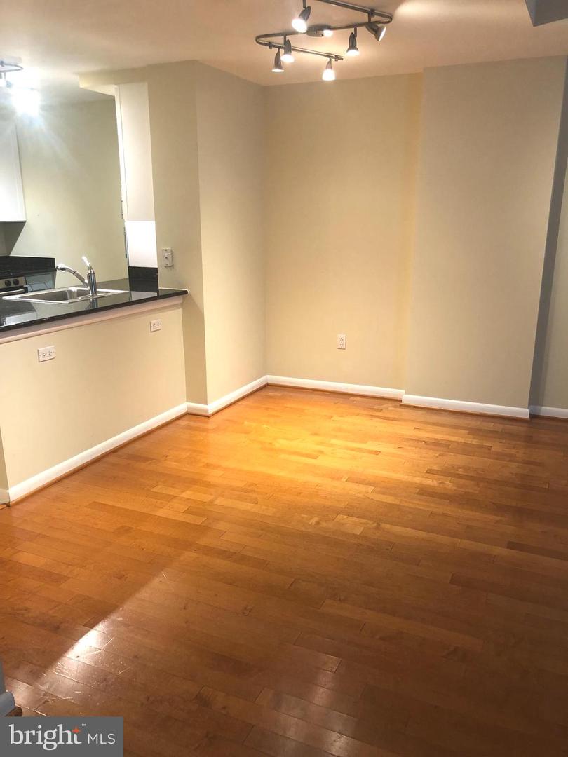 1021 N GARFIELD ST #118, ARLINGTON, Virginia 22201, 2 Rooms Rooms,1 BathroomBathrooms,Residential,For sale,1021 N GARFIELD ST #118,VAAR2060282 MLS # VAAR2060282