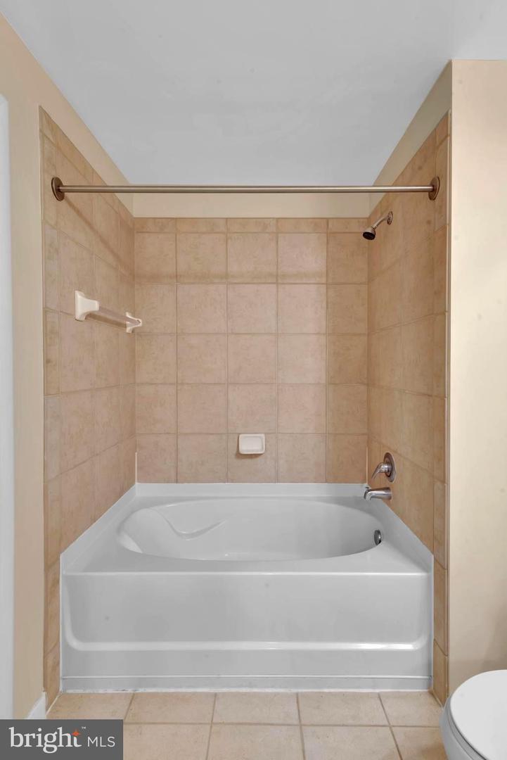 1021 N GARFIELD ST #118, ARLINGTON, Virginia 22201, 2 Rooms Rooms,1 BathroomBathrooms,Residential,For sale,1021 N GARFIELD ST #118,VAAR2060282 MLS # VAAR2060282
