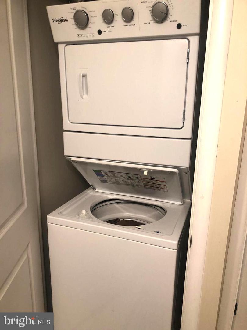 1021 N GARFIELD ST #118, ARLINGTON, Virginia 22201, 2 Rooms Rooms,1 BathroomBathrooms,Residential,For sale,1021 N GARFIELD ST #118,VAAR2060282 MLS # VAAR2060282