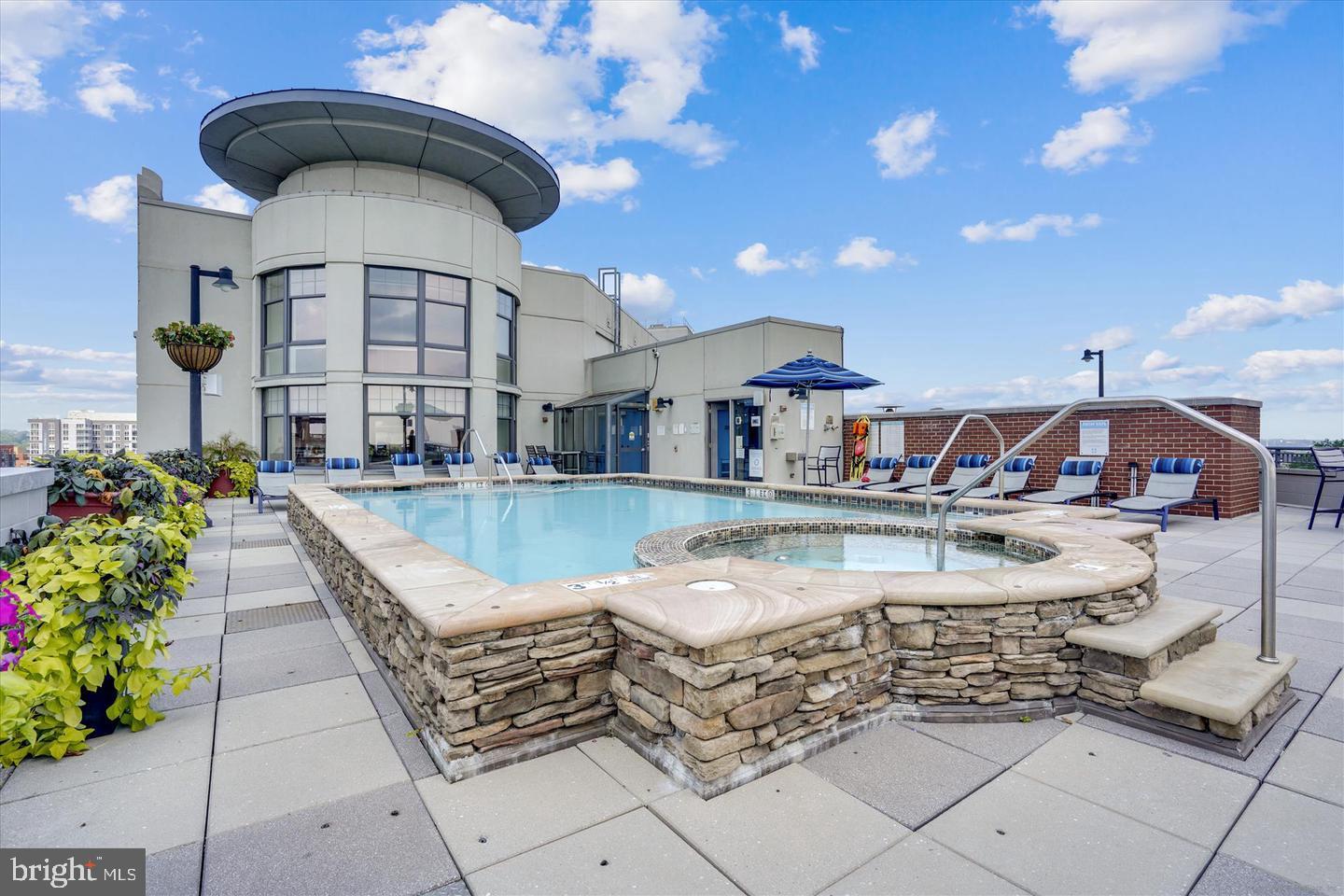 1021 N GARFIELD ST #118, ARLINGTON, Virginia 22201, 2 Rooms Rooms,1 BathroomBathrooms,Residential,For sale,1021 N GARFIELD ST #118,VAAR2060282 MLS # VAAR2060282