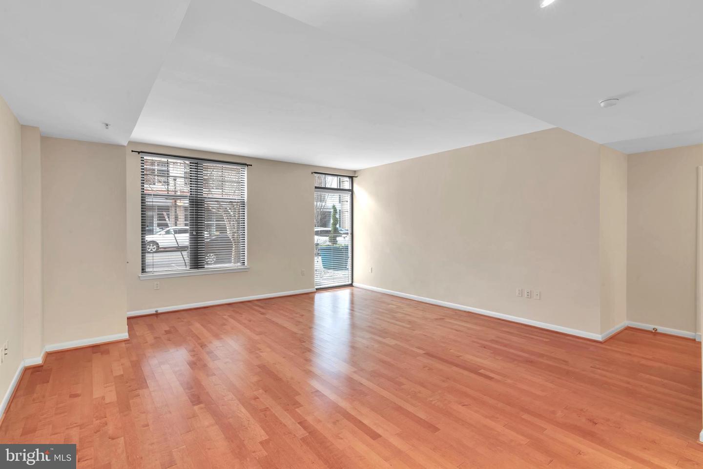 1021 N GARFIELD ST #118, ARLINGTON, Virginia 22201, 2 Rooms Rooms,1 BathroomBathrooms,Residential,For sale,1021 N GARFIELD ST #118,VAAR2060282 MLS # VAAR2060282