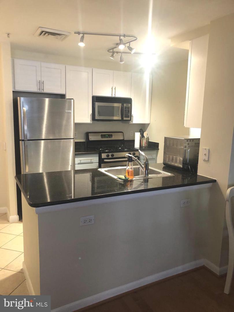 1021 N GARFIELD ST #118, ARLINGTON, Virginia 22201, 2 Rooms Rooms,1 BathroomBathrooms,Residential,For sale,1021 N GARFIELD ST #118,VAAR2060282 MLS # VAAR2060282