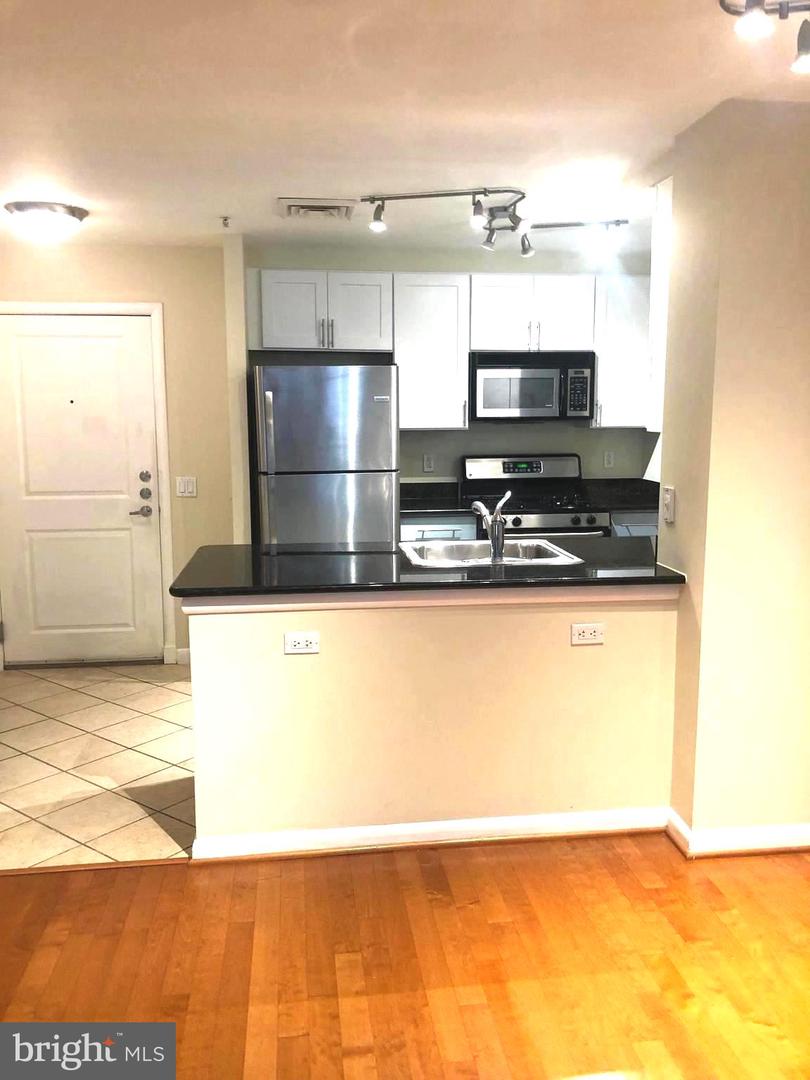 1021 N GARFIELD ST #118, ARLINGTON, Virginia 22201, 2 Rooms Rooms,1 BathroomBathrooms,Residential,For sale,1021 N GARFIELD ST #118,VAAR2060282 MLS # VAAR2060282