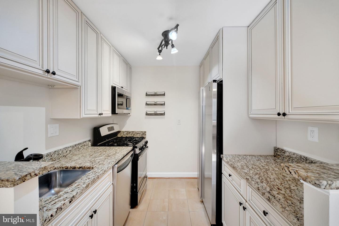 2725 39TH ST NW #307, WASHINGTON, District Of Columbia 20007, 1 Bedroom Bedrooms, ,1 BathroomBathrooms,Residential,For sale,2725 39TH ST NW #307,DCDC2209206 MLS # DCDC2209206