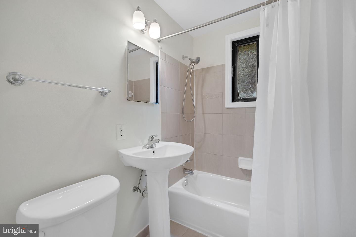 2725 39TH ST NW #307, WASHINGTON, District Of Columbia 20007, 1 Bedroom Bedrooms, ,1 BathroomBathrooms,Residential,For sale,2725 39TH ST NW #307,DCDC2209206 MLS # DCDC2209206