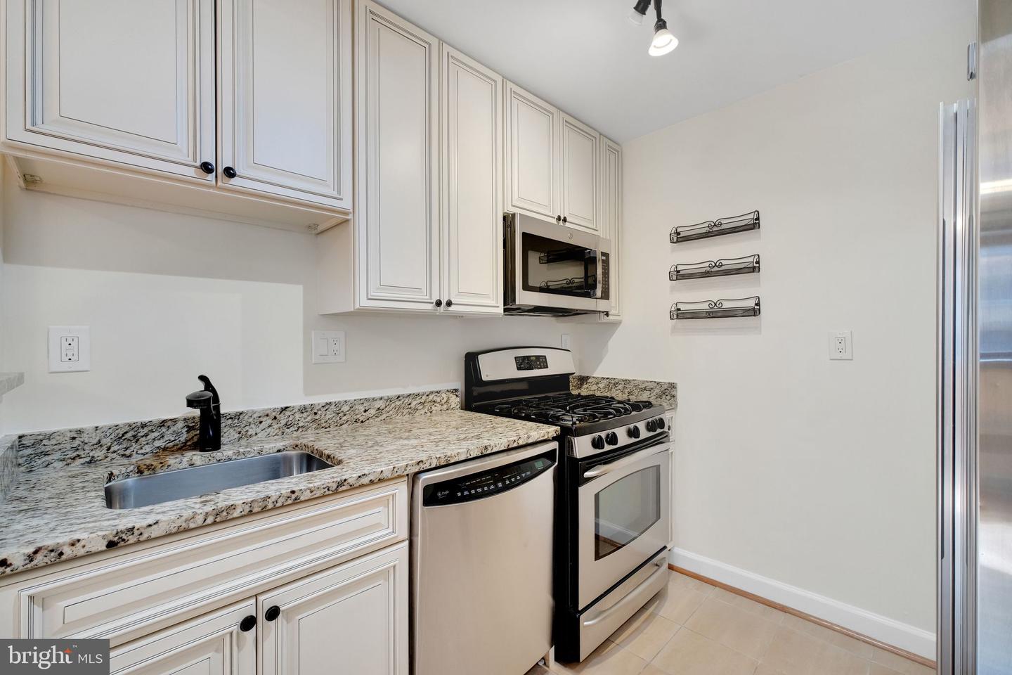 2725 39TH ST NW #307, WASHINGTON, District Of Columbia 20007, 1 Bedroom Bedrooms, ,1 BathroomBathrooms,Residential,For sale,2725 39TH ST NW #307,DCDC2209206 MLS # DCDC2209206