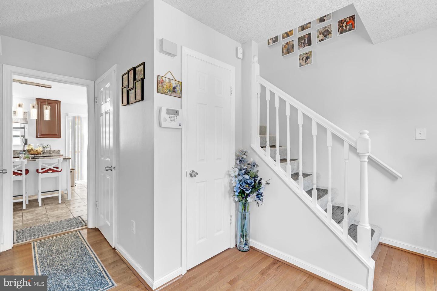 111 OAK VIEW DR SE, LEESBURG, Virginia 20175, 3 Bedrooms Bedrooms, ,2 BathroomsBathrooms,Residential,For sale,111 OAK VIEW DR SE,VALO2101378 MLS # VALO2101378
