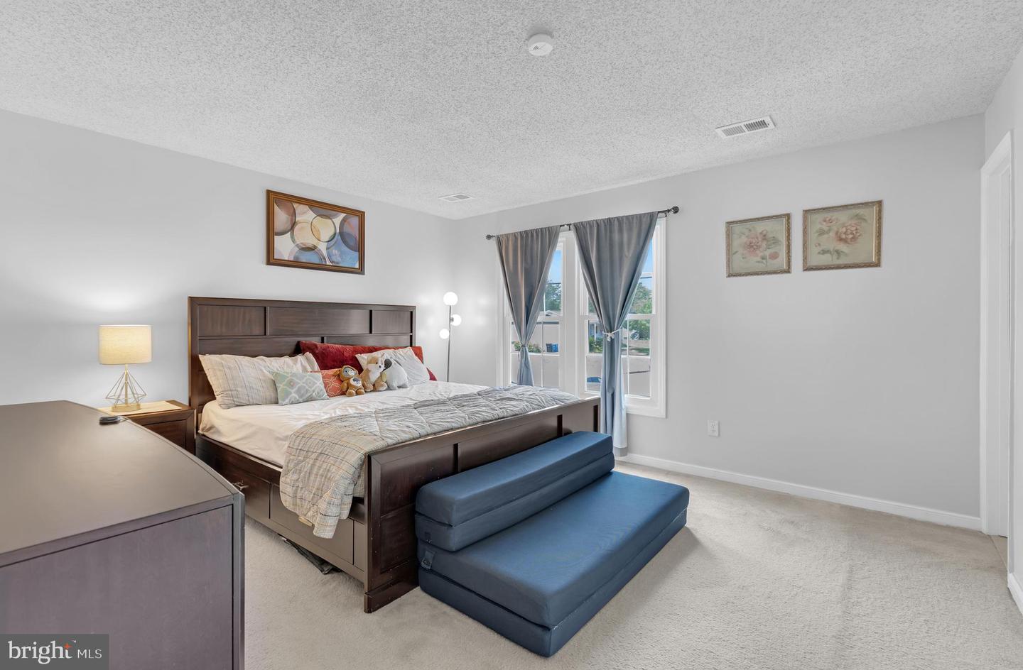 111 OAK VIEW DR SE, LEESBURG, Virginia 20175, 3 Bedrooms Bedrooms, ,2 BathroomsBathrooms,Residential,For sale,111 OAK VIEW DR SE,VALO2101378 MLS # VALO2101378