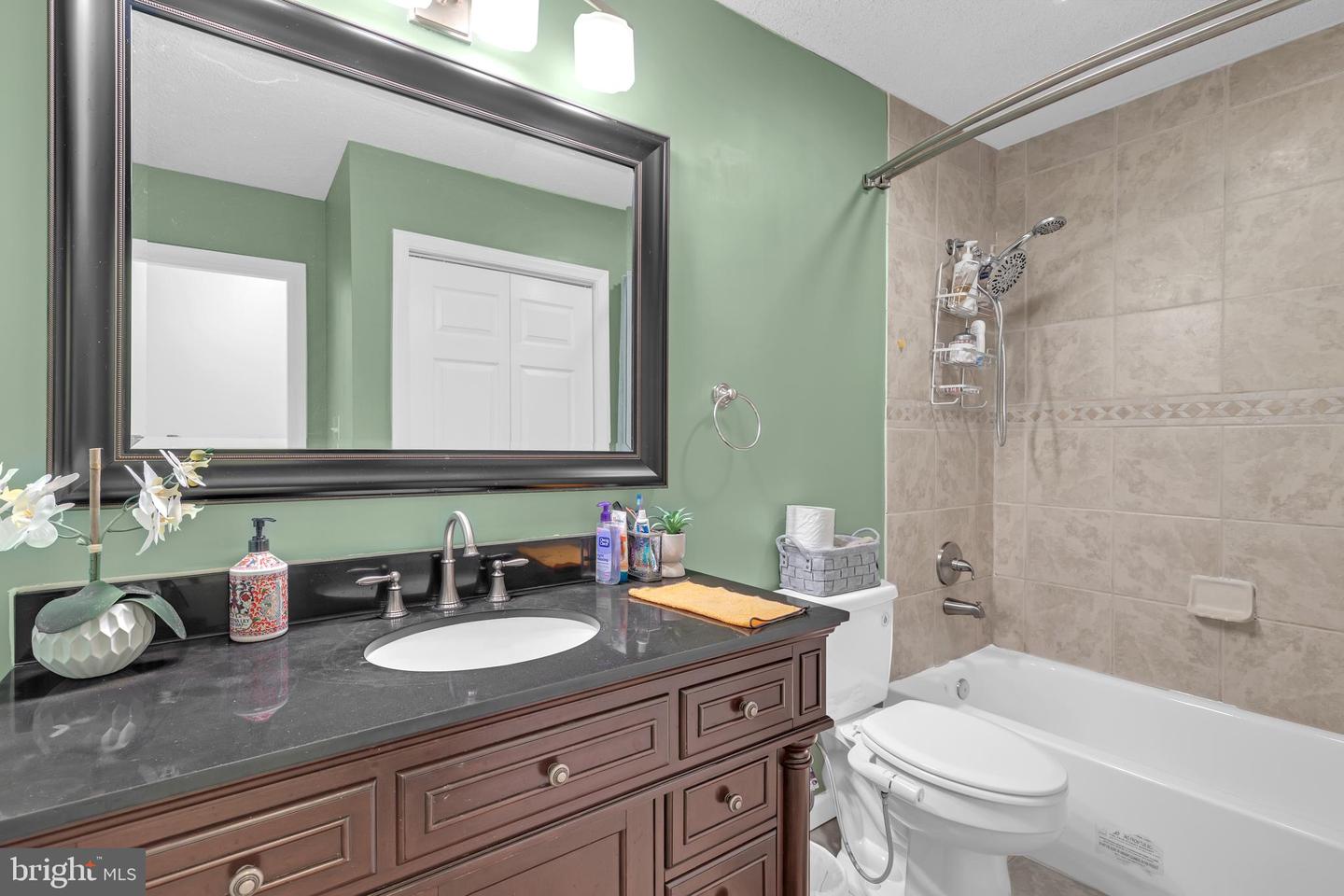 111 OAK VIEW DR SE, LEESBURG, Virginia 20175, 3 Bedrooms Bedrooms, ,2 BathroomsBathrooms,Residential,For sale,111 OAK VIEW DR SE,VALO2101378 MLS # VALO2101378