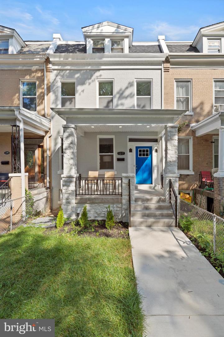 127 ROCK CREEK CHURCH RD NW, WASHINGTON, District Of Columbia 20011, 3 Bedrooms Bedrooms, ,2 BathroomsBathrooms,Residential,For sale,127 ROCK CREEK CHURCH RD NW,DCDC2209508 MLS # DCDC2209508
