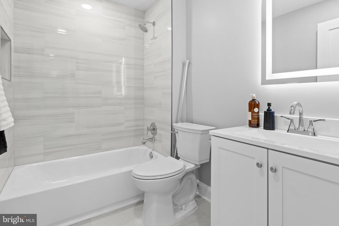 127 ROCK CREEK CHURCH RD NW, WASHINGTON, District Of Columbia 20011, 3 Bedrooms Bedrooms, ,2 BathroomsBathrooms,Residential,For sale,127 ROCK CREEK CHURCH RD NW,DCDC2209508 MLS # DCDC2209508