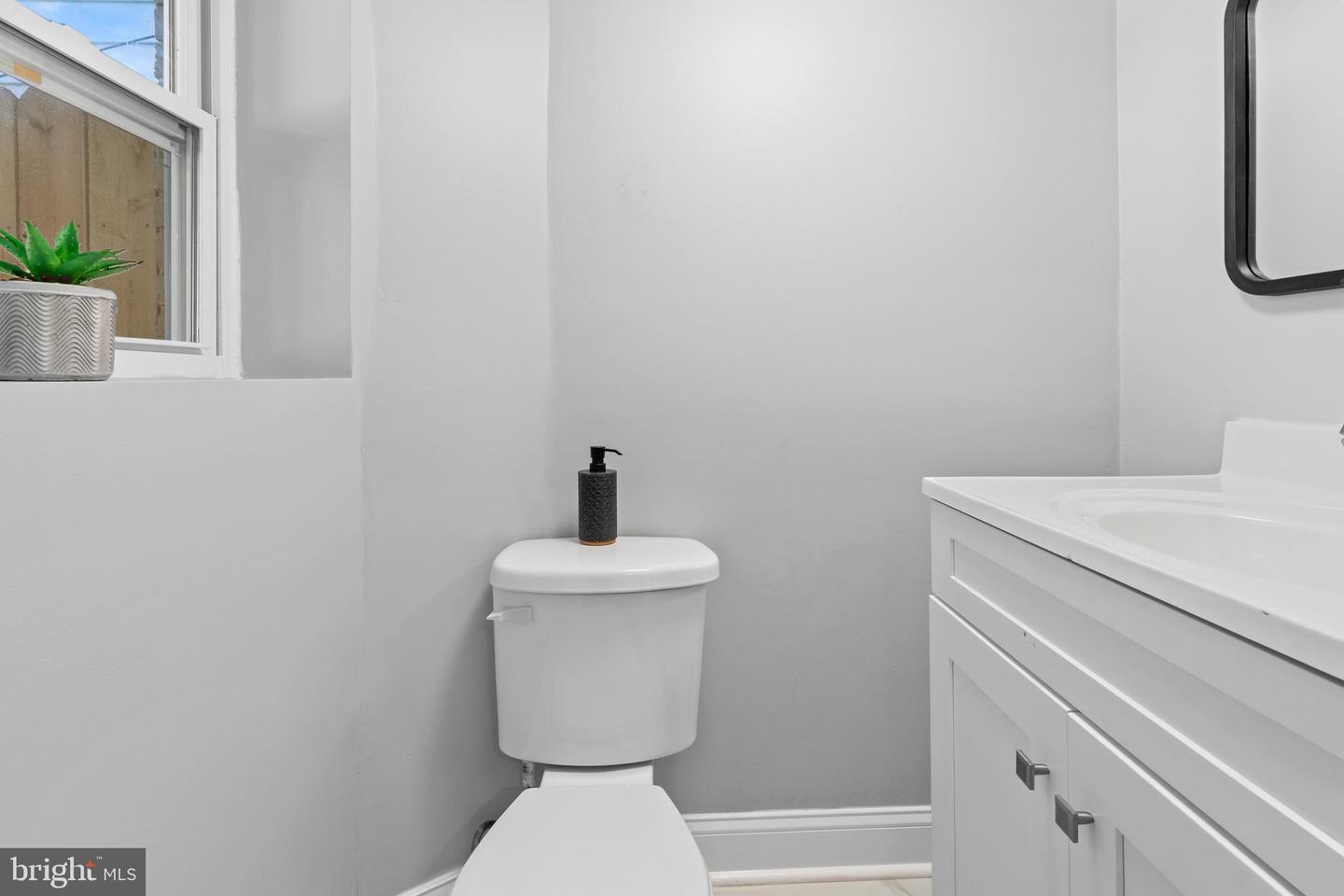 127 ROCK CREEK CHURCH RD NW, WASHINGTON, District Of Columbia 20011, 3 Bedrooms Bedrooms, ,2 BathroomsBathrooms,Residential,For sale,127 ROCK CREEK CHURCH RD NW,DCDC2209508 MLS # DCDC2209508