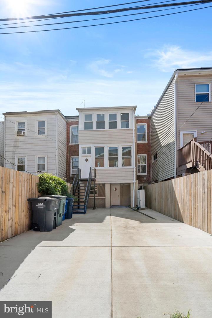127 ROCK CREEK CHURCH RD NW, WASHINGTON, District Of Columbia 20011, 3 Bedrooms Bedrooms, ,2 BathroomsBathrooms,Residential,For sale,127 ROCK CREEK CHURCH RD NW,DCDC2209508 MLS # DCDC2209508