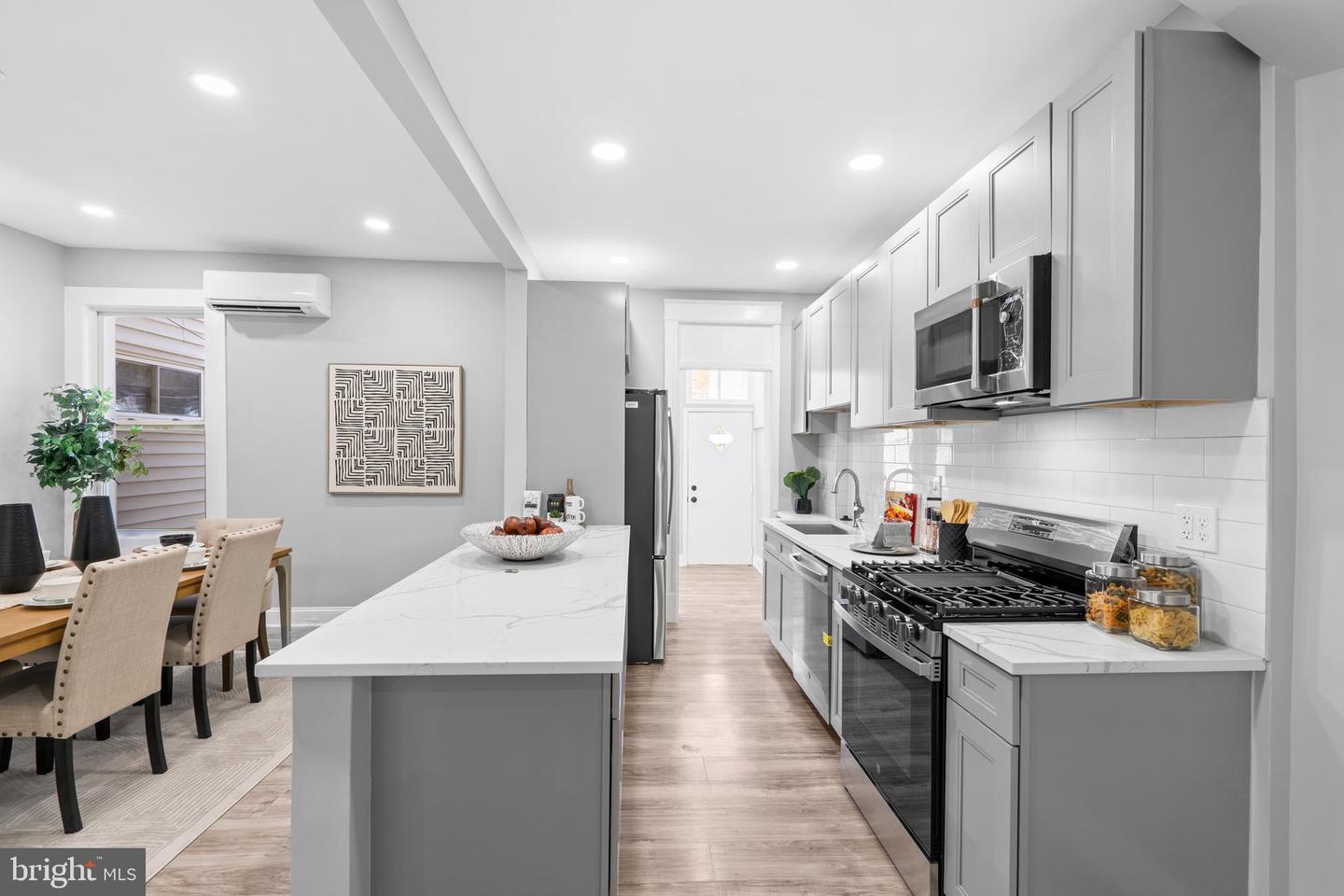 127 ROCK CREEK CHURCH RD NW, WASHINGTON, District Of Columbia 20011, 3 Bedrooms Bedrooms, ,2 BathroomsBathrooms,Residential,For sale,127 ROCK CREEK CHURCH RD NW,DCDC2209508 MLS # DCDC2209508