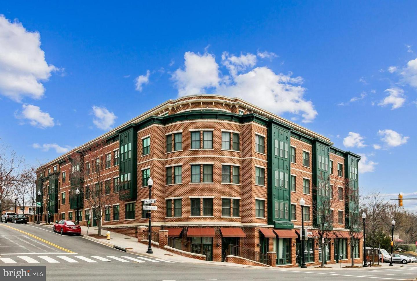 2101 N MONROE ST #401, ARLINGTON, Virginia 22207, 2 Bedrooms Bedrooms, ,2 BathroomsBathrooms,Residential,For sale,2101 N MONROE ST #401,VAAR2054944 MLS # VAAR2054944