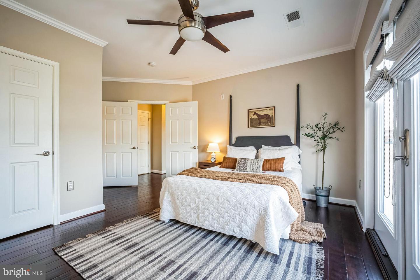2101 N MONROE ST #401, ARLINGTON, Virginia 22207, 2 Bedrooms Bedrooms, ,2 BathroomsBathrooms,Residential,For sale,2101 N MONROE ST #401,VAAR2054944 MLS # VAAR2054944