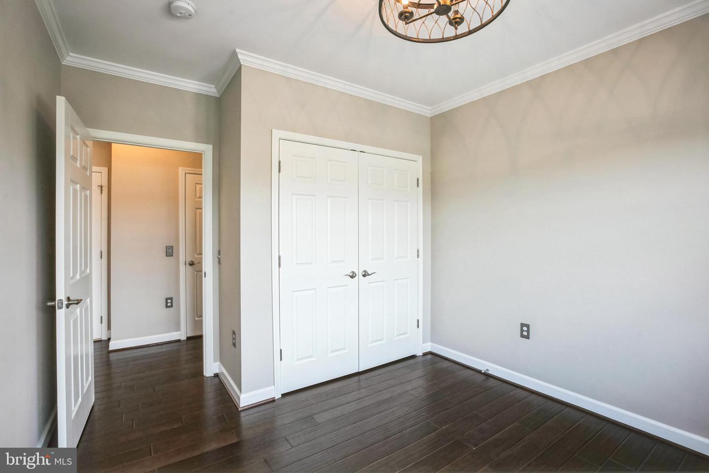 2101 N MONROE ST #401, ARLINGTON, Virginia 22207, 2 Bedrooms Bedrooms, ,2 BathroomsBathrooms,Residential,For sale,2101 N MONROE ST #401,VAAR2054944 MLS # VAAR2054944