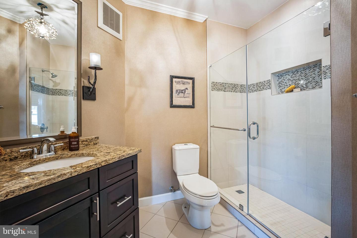 2101 N MONROE ST #401, ARLINGTON, Virginia 22207, 2 Bedrooms Bedrooms, ,2 BathroomsBathrooms,Residential,For sale,2101 N MONROE ST #401,VAAR2054944 MLS # VAAR2054944