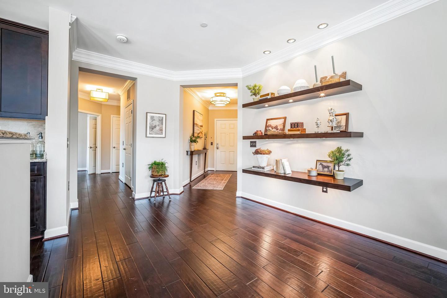2101 N MONROE ST #401, ARLINGTON, Virginia 22207, 2 Bedrooms Bedrooms, ,2 BathroomsBathrooms,Residential,For sale,2101 N MONROE ST #401,VAAR2054944 MLS # VAAR2054944