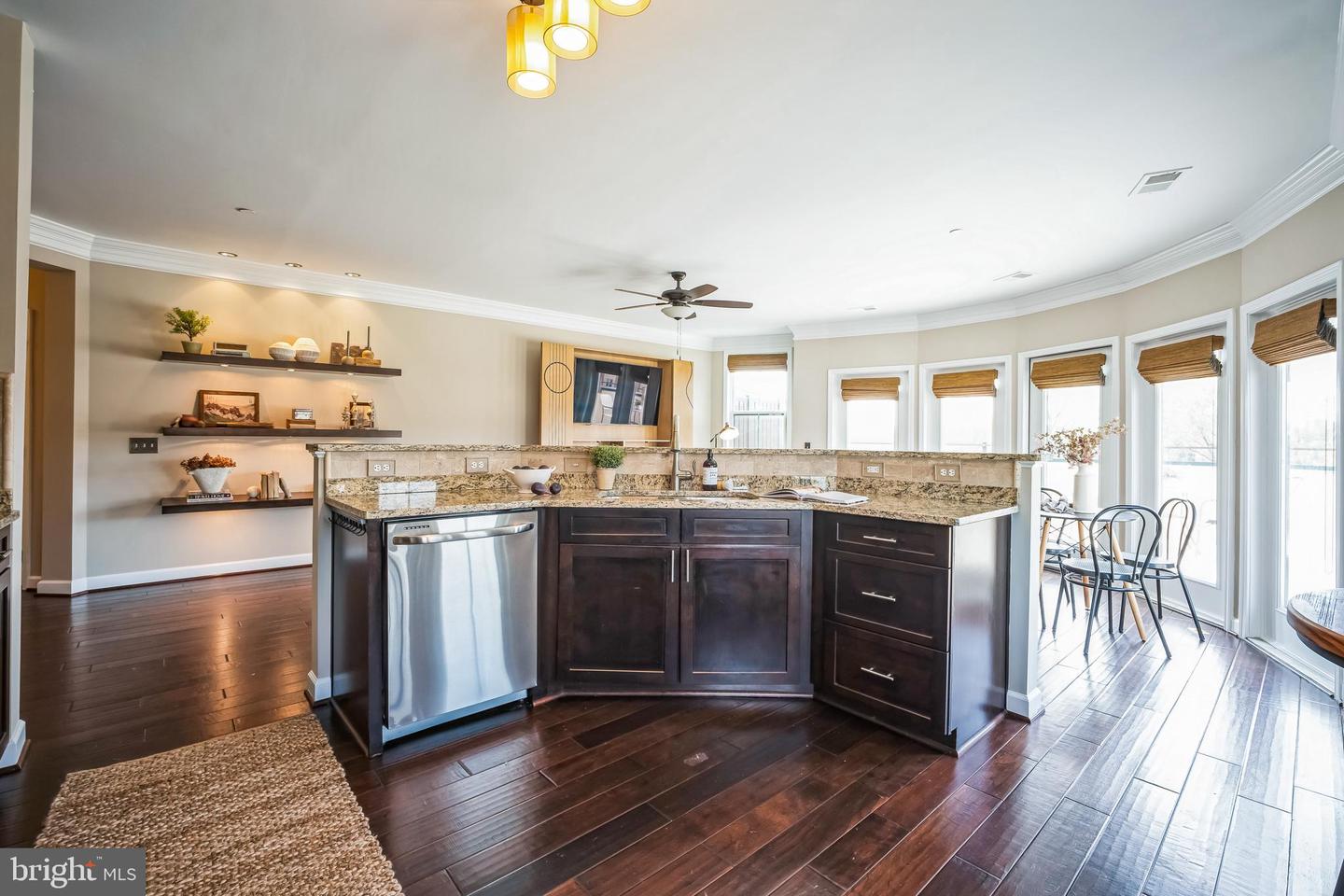 2101 N MONROE ST #401, ARLINGTON, Virginia 22207, 2 Bedrooms Bedrooms, ,2 BathroomsBathrooms,Residential,For sale,2101 N MONROE ST #401,VAAR2054944 MLS # VAAR2054944