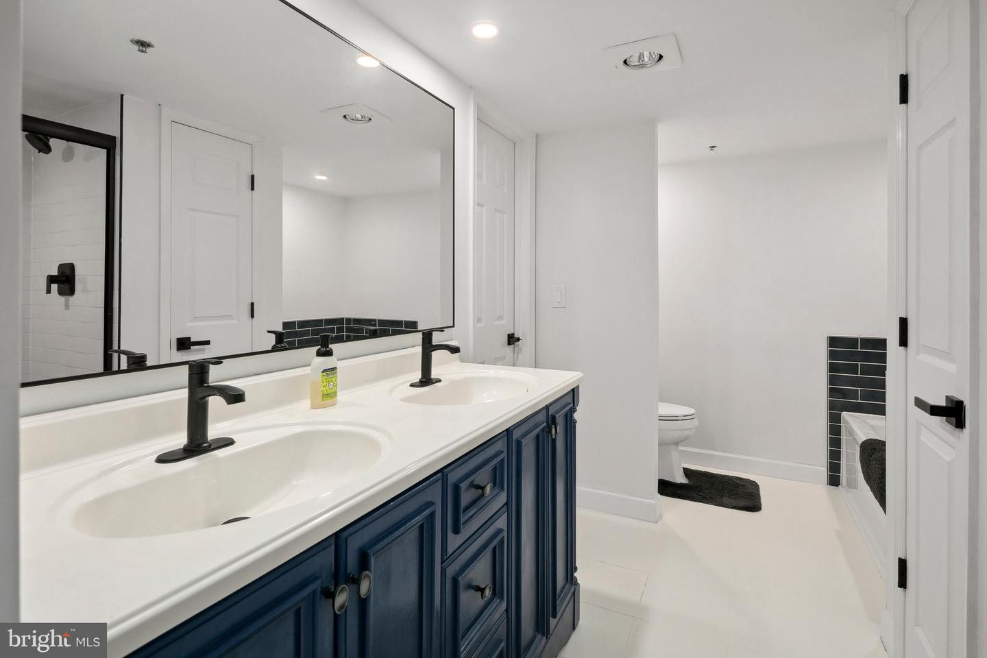 1276 N WAYNE ST #408, ARLINGTON, Virginia 22201, 2 Bedrooms Bedrooms, ,2 BathroomsBathrooms,Residential,For sale,1276 N WAYNE ST #408,VAAR2055362 MLS # VAAR2055362
