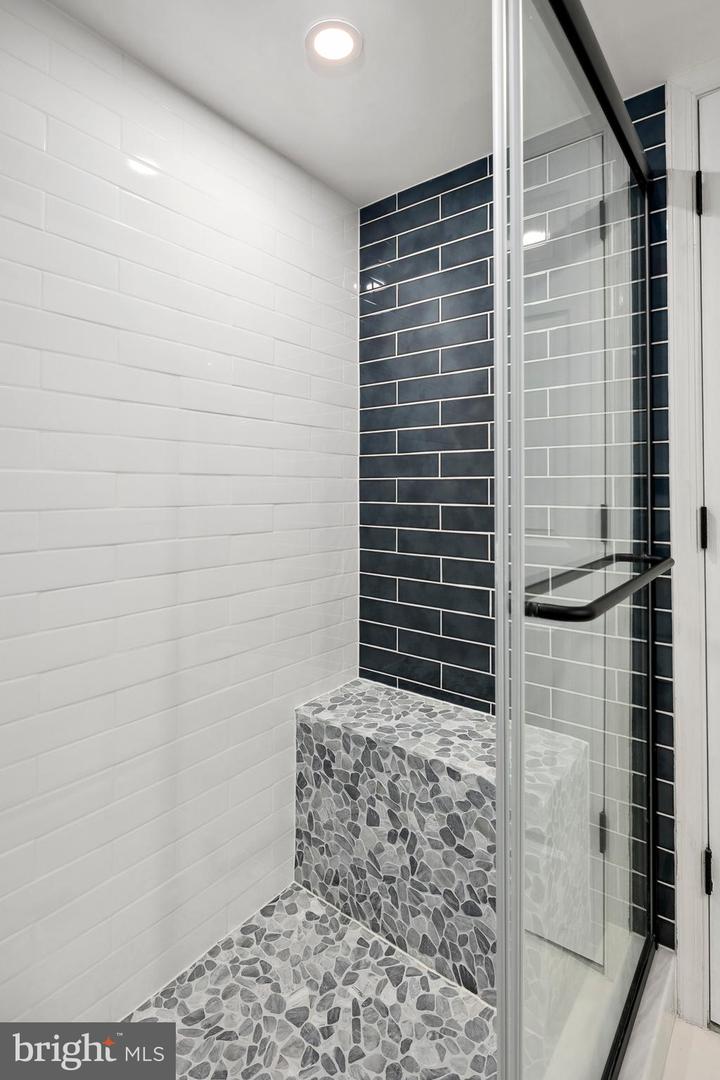 1276 N WAYNE ST #408, ARLINGTON, Virginia 22201, 2 Bedrooms Bedrooms, ,2 BathroomsBathrooms,Residential,For sale,1276 N WAYNE ST #408,VAAR2055362 MLS # VAAR2055362