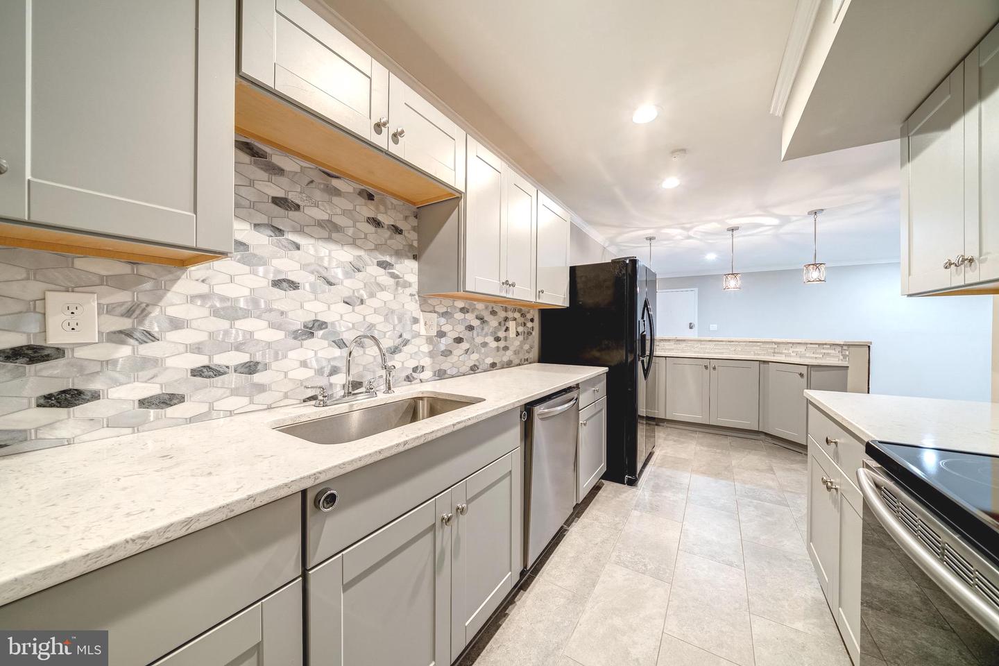 8318-A KINGSGATE RD #537, SPRINGFIELD, Virginia 22152, 3 Bedrooms Bedrooms, ,2 BathroomsBathrooms,Residential,For sale,8318-A KINGSGATE RD #537,VAFX2239758 MLS # VAFX2239758
