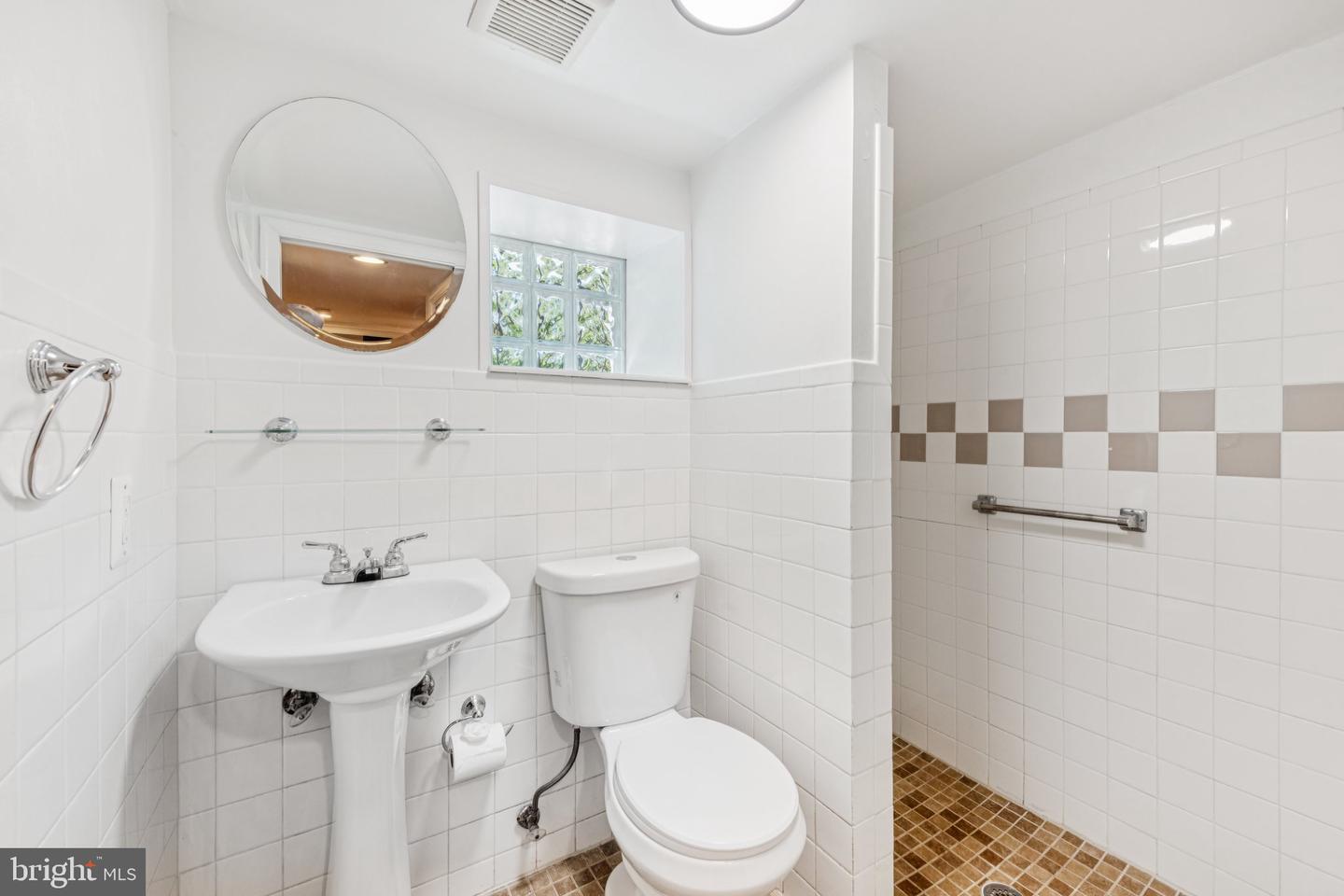 2937 FORT BAKER DR SE, WASHINGTON, District Of Columbia 20020, 3 Bedrooms Bedrooms, ,3 BathroomsBathrooms,Residential,For sale,2937 FORT BAKER DR SE,DCDC2203624 MLS # DCDC2203624