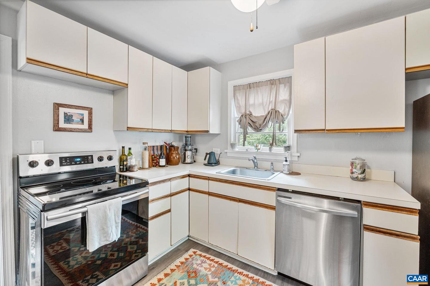 1605 OAKLEAF LN, CHARLOTTESVILLE, Virginia 22903, 2 Bedrooms Bedrooms, ,1 BathroomBathrooms,Residential,For sale,1605 OAKLEAF LN,666091 MLS # 666091